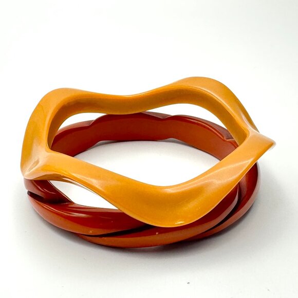 Vintage Lucite Bangle Pair — Orange Twist & Caramel Wave — 1970s Combo — EUC - Picture 5 of 12